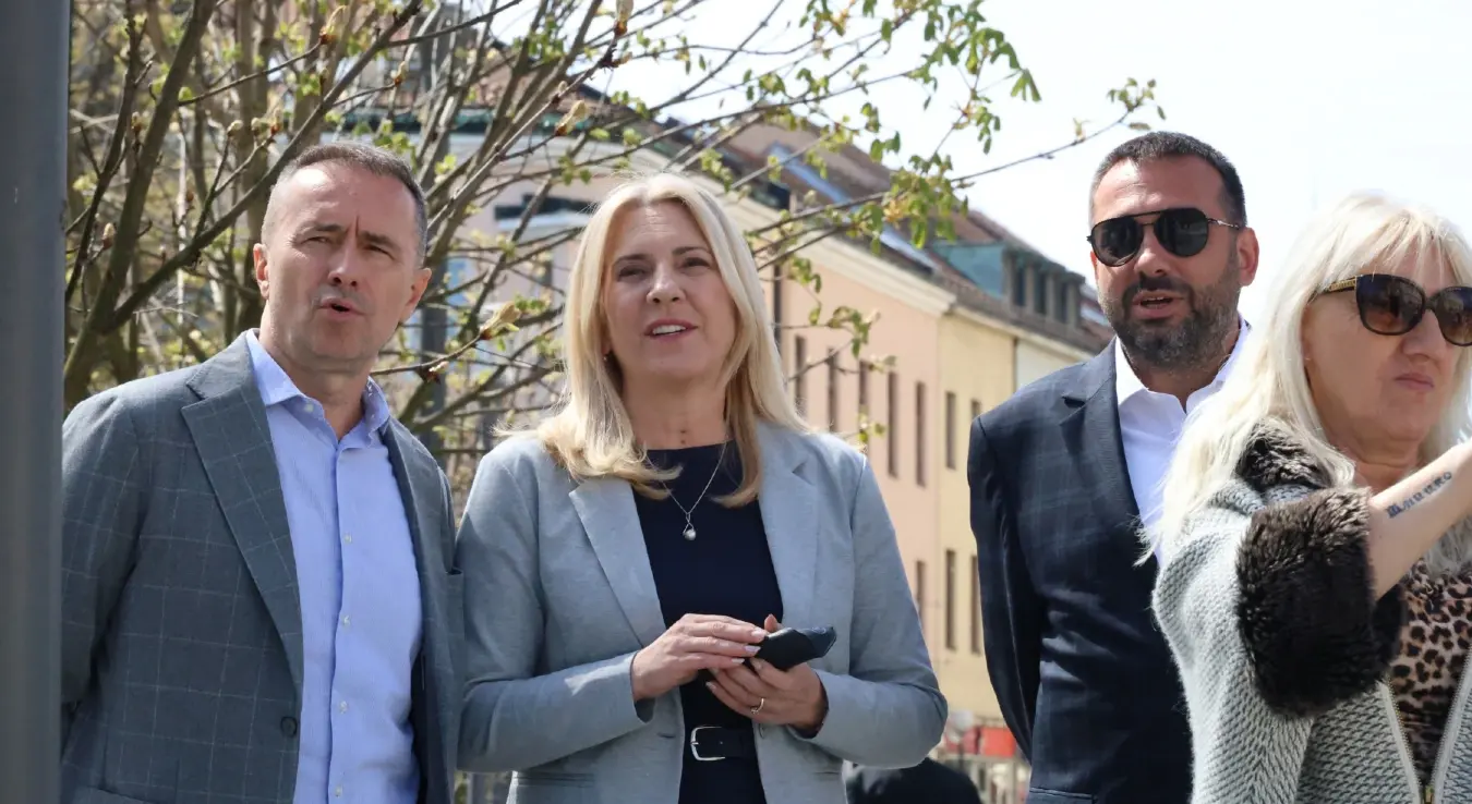 Српски члан Предсједништва Жељка Цвијановић данас је пратила наступ Полицијског оркестра МУП-а Републике Српске у Бањалуци