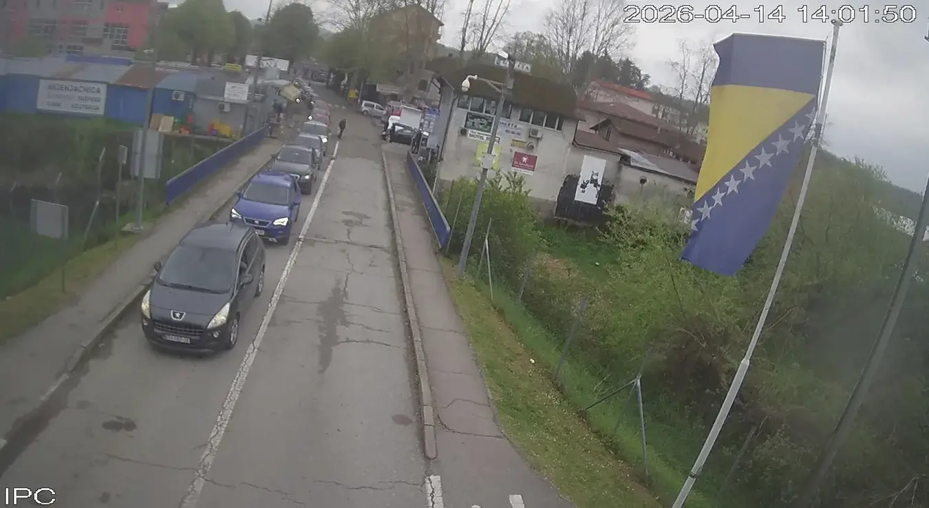 Гужва на ГП Костајница на излазу из БиХ.