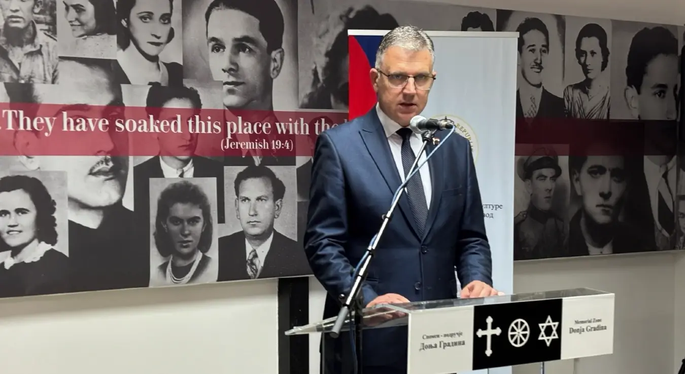 Otvorena izložba literarnih radova učenika u Donjoj Gradini