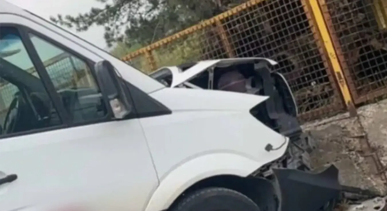 Несрећа у Новом Граду, погинуо возач комбија, забио се у зид