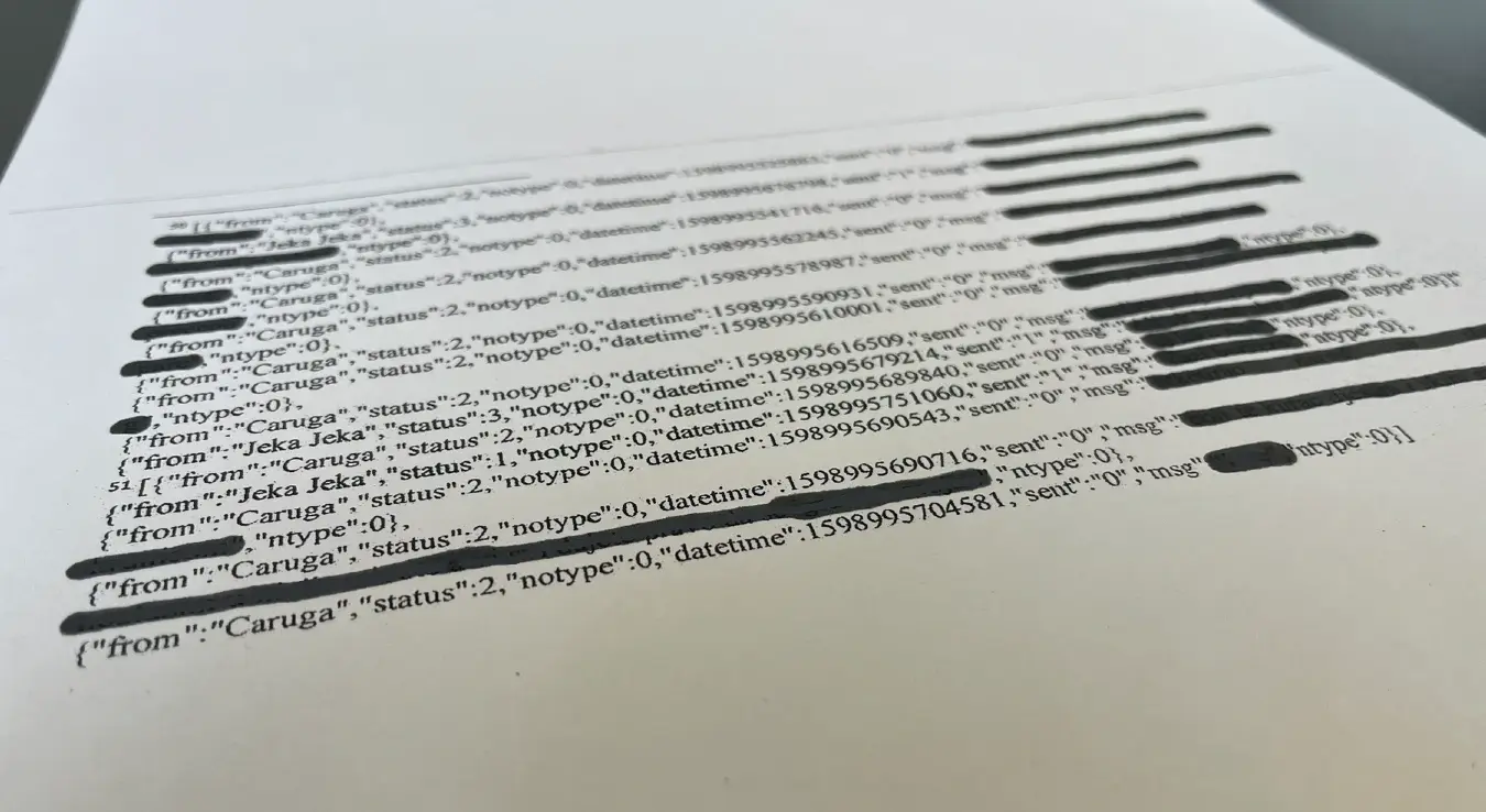 Скај преписка са затамњеним порукама