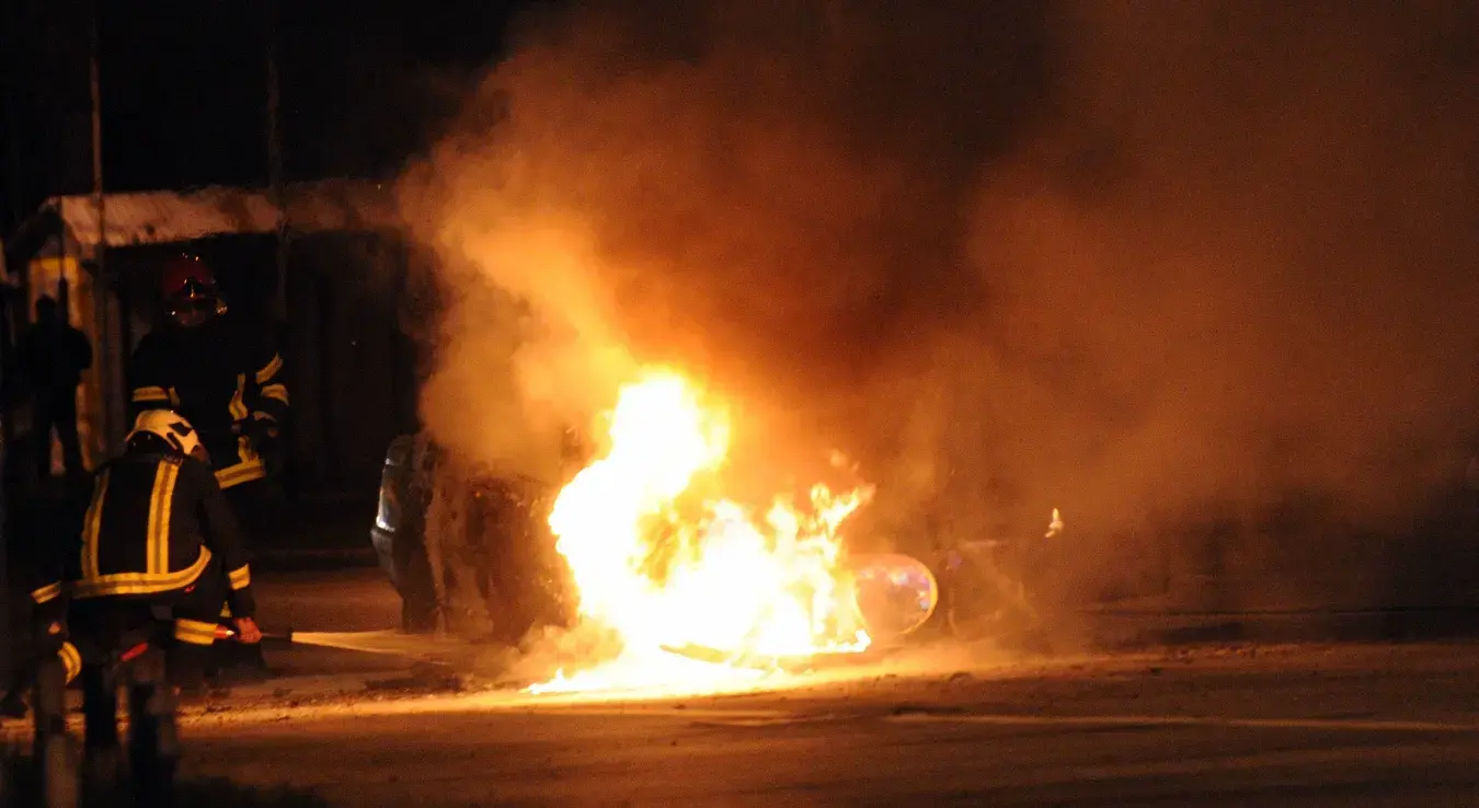 Паљевина аутомобила, гори аутомобил, запаљено возило