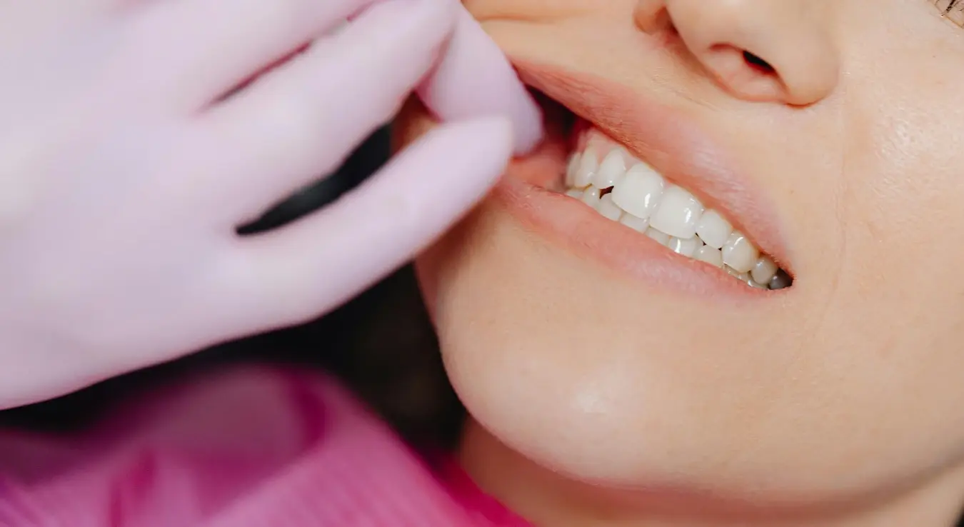 Преглед зуба и десни