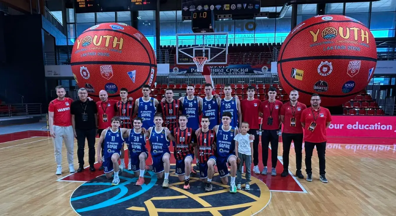 Јуниорска селекција кошаркашког клуба Борац позира на такмичењу јуниорске Лиге шампиона у Лакташима, 8. априла 2026. године