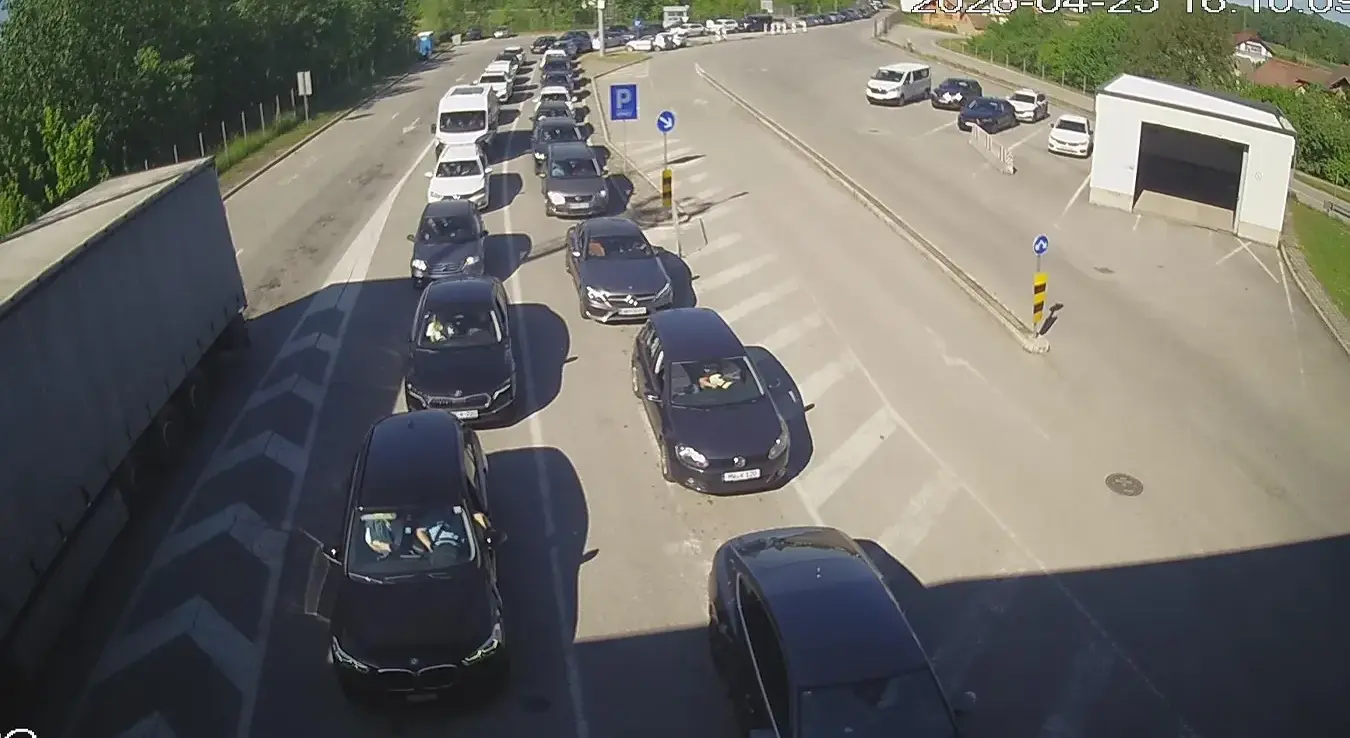 Гужва на граничном прелазу Градина