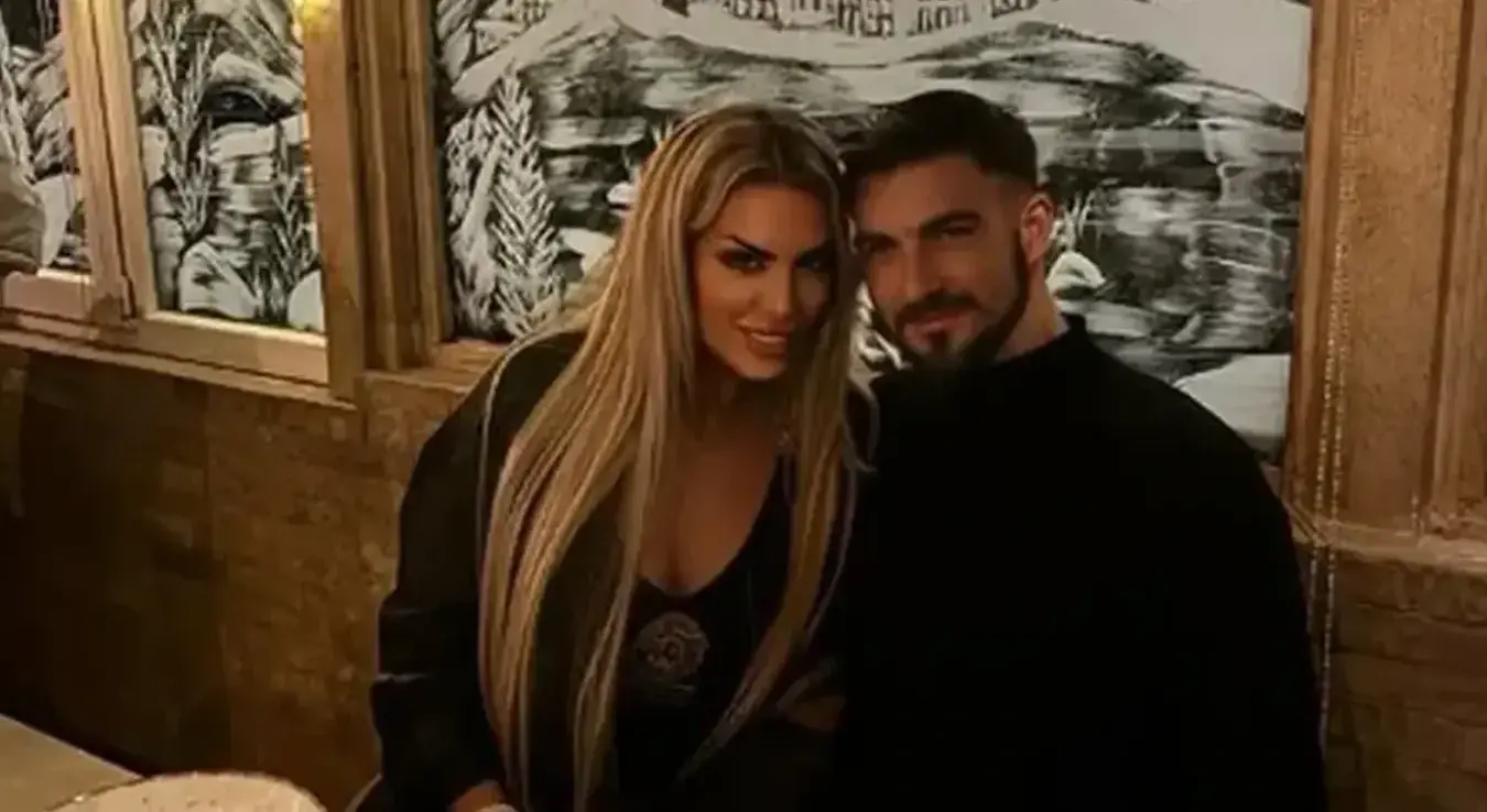 Ава Карабатић испливао експлицитни видео снимак и фотографије са вјереником