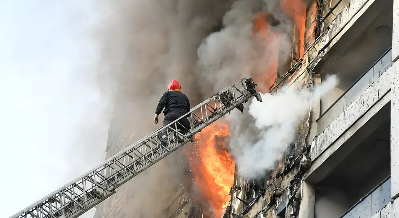 Пожар на згради у Тирани.