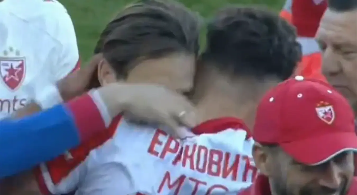 Ераковић слави гол са саиграчима у 179. вечитом дербију против Партизана
