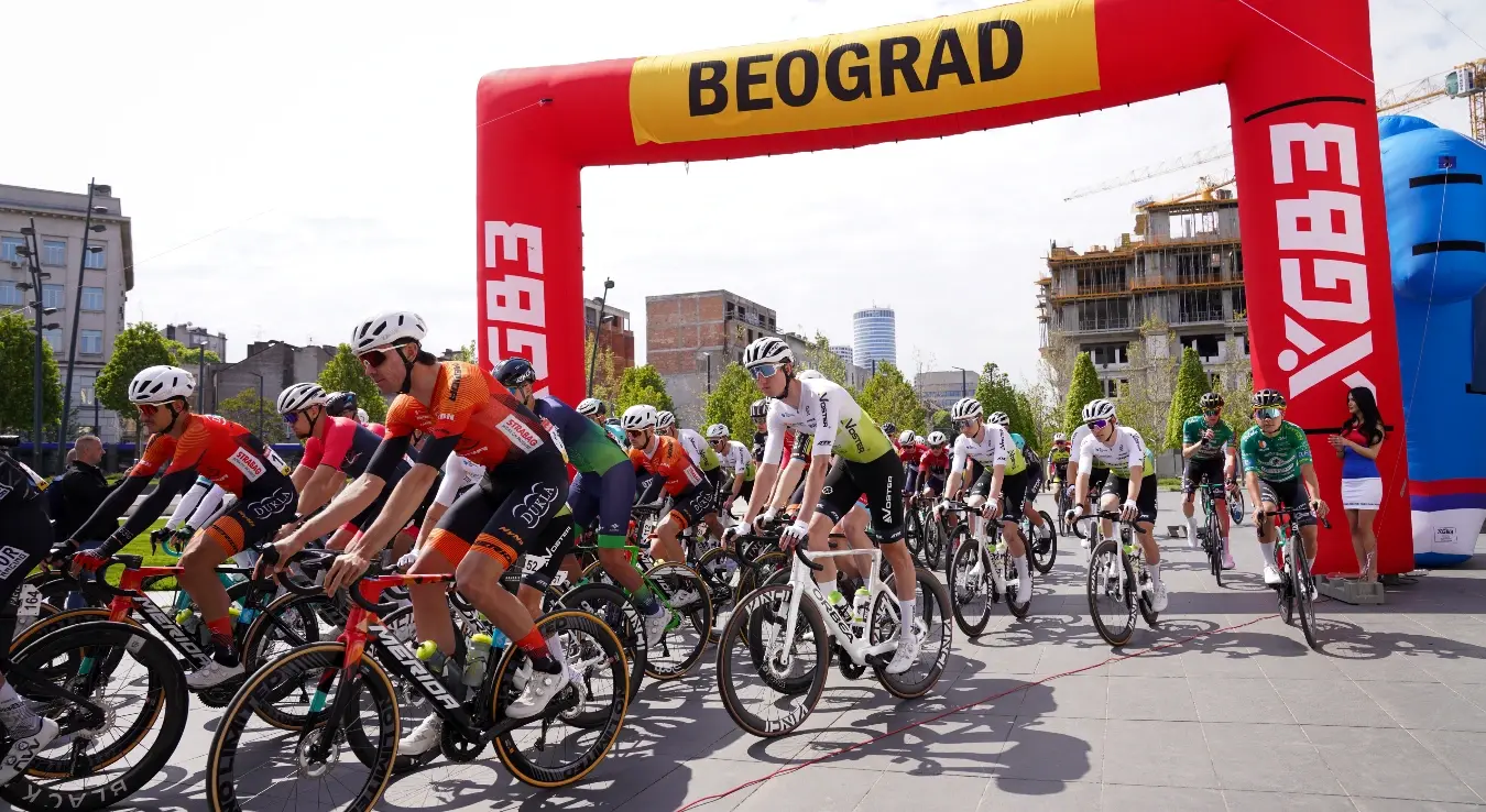 Београд, 22. априла 2025. - Међународна бициклистичка трка Београд-Бањалука стартовала је данас са Савског трга у Београду. Почетак трке прогласио је градски секретар Београда за спорт и омладину Никола Пенић. Први део данашње етапе возиће се од Београда до Пожаревца, а након тога ће се од 17.30 сати у другом делу возити кружна трка у Великом Градишту.