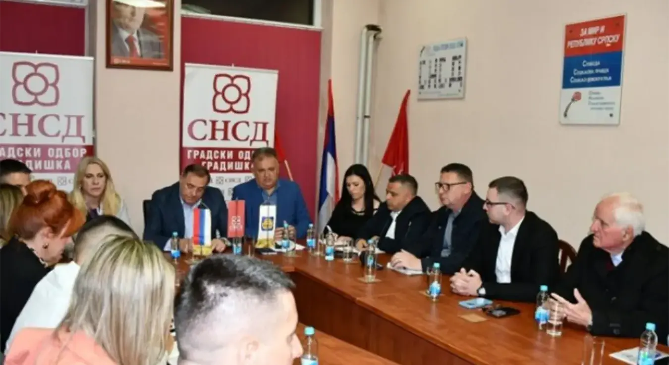 У Градишци је одржан састанак руководства СНСД-а са Градским одбором ове партије овог града.