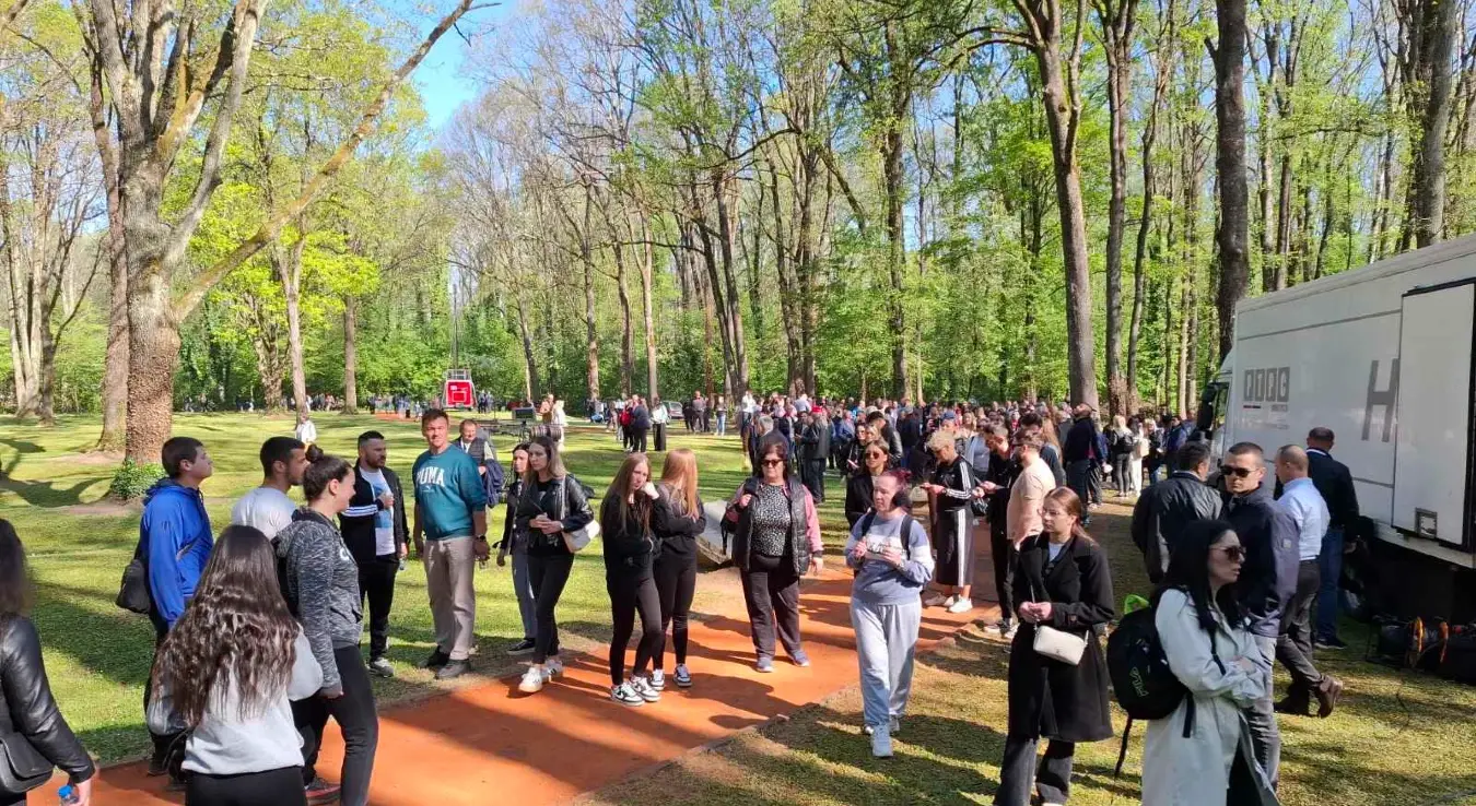 Грађани у великом броју пристижу у Доњу Градину