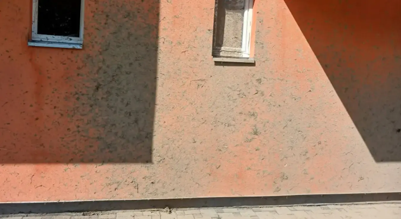 Возач уништио фасаду зграде