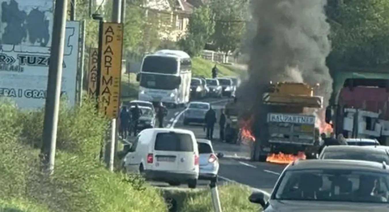 Запалио се камион код Тузле