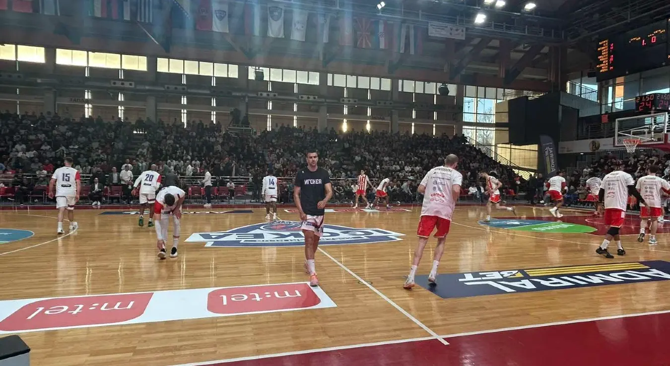 Играчи Звезде и Игокее пред меч у Лакташима