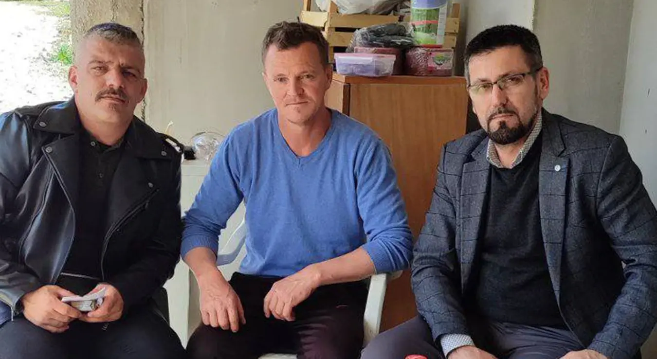 Породици из Босанске Крупе снијег срушио шталу, грађани прикупили више од 17.000 КМ за помоћ