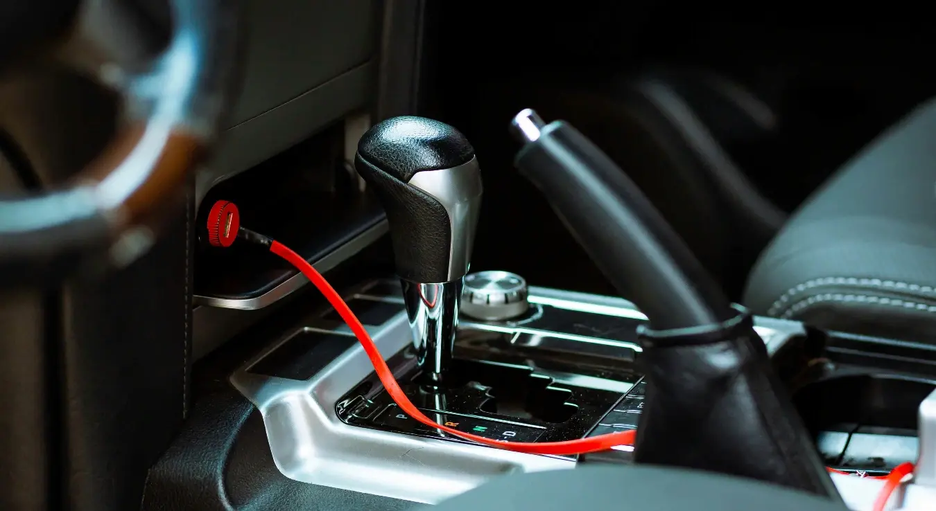 Да ли подижете ручну кочницу када паркирате ауто?