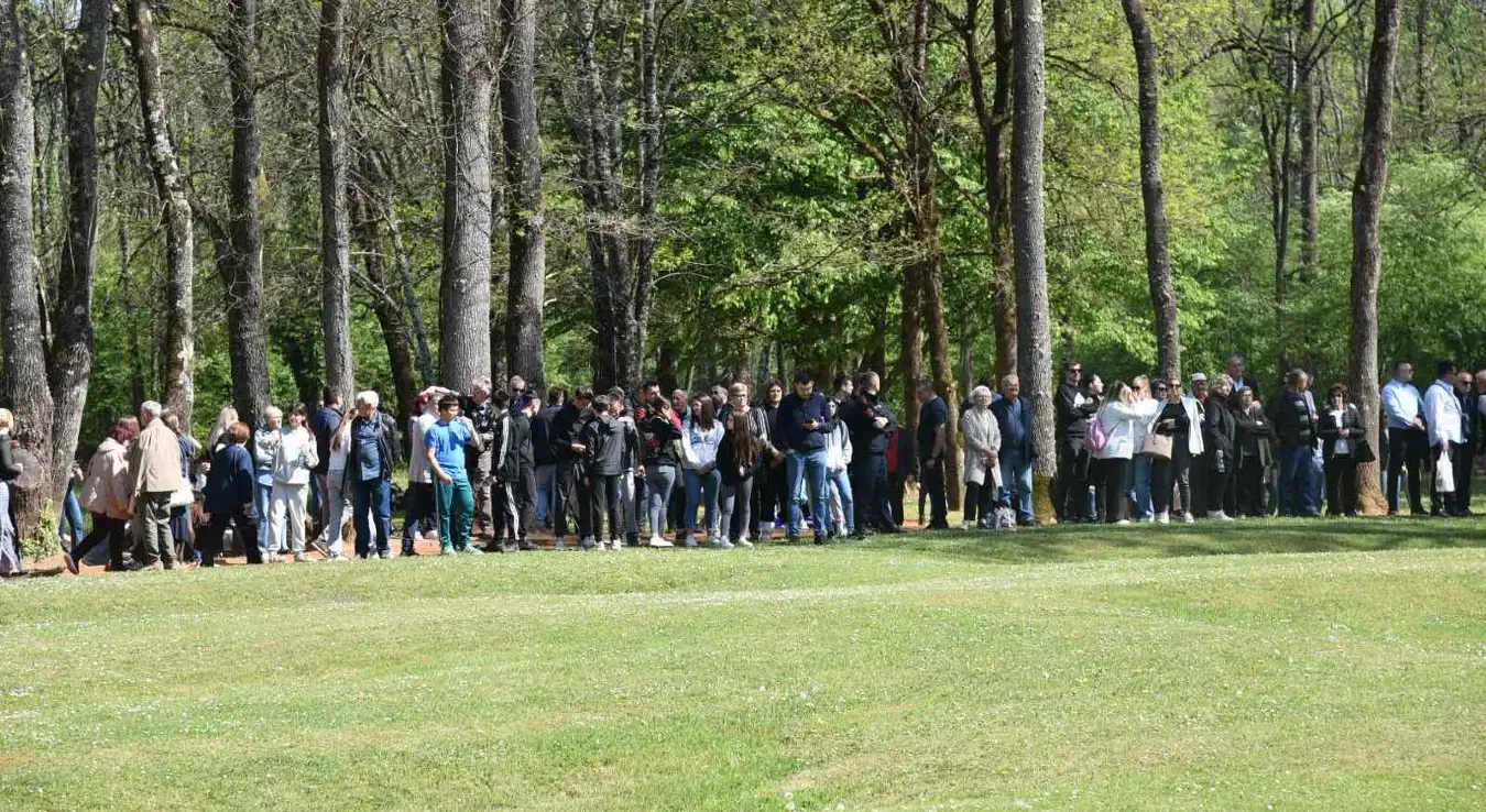 Грађани у великом броју пристижу у Доњу Градину