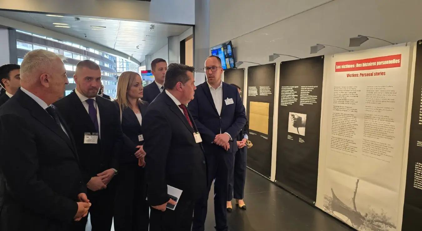 "Јасеновац, сјећање и опомена", назив је изложбе која је вечерас отворена у Европском парламенту у Стазбуру.