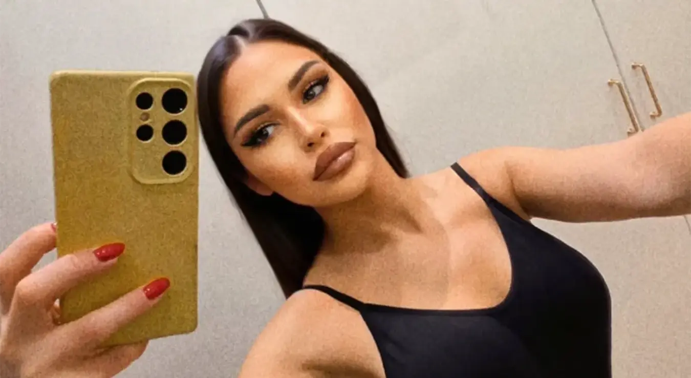 Александра Младеновић, пјевачица