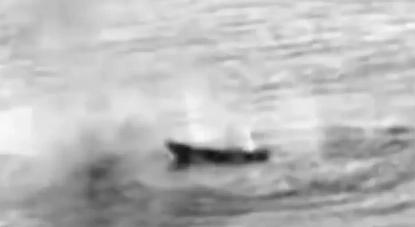 Америчка војска потопила брод у Пацифику и објавила снимак