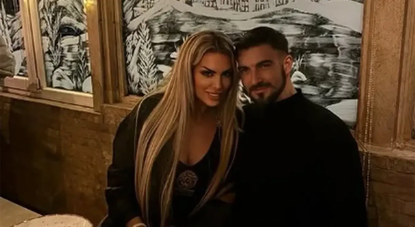 Ава Карабатић са дечком Лазаром