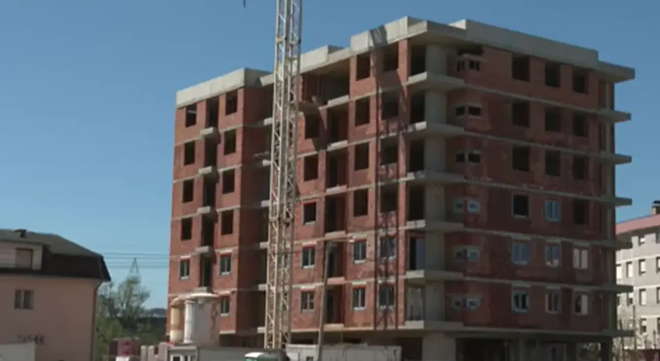 Градња у Бањалуци, зграда у изградњи