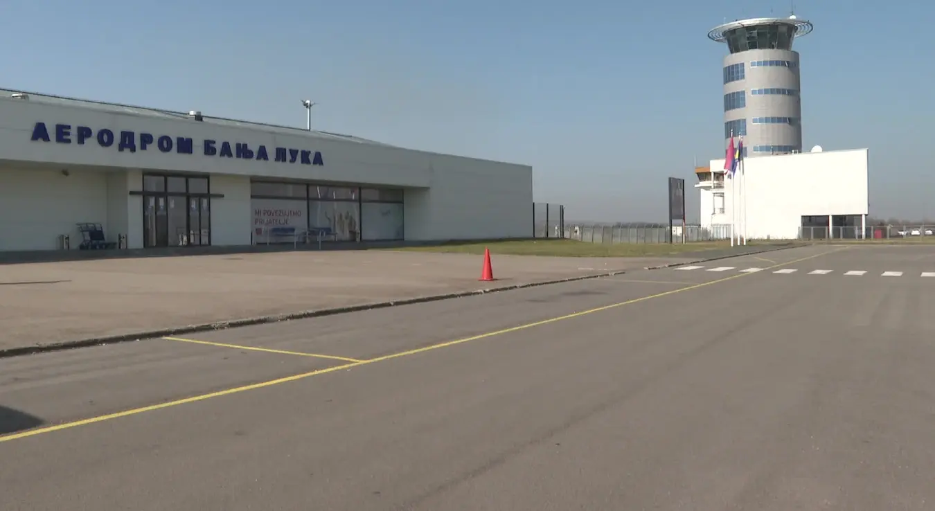 Улаз на аеродром Бањалука.