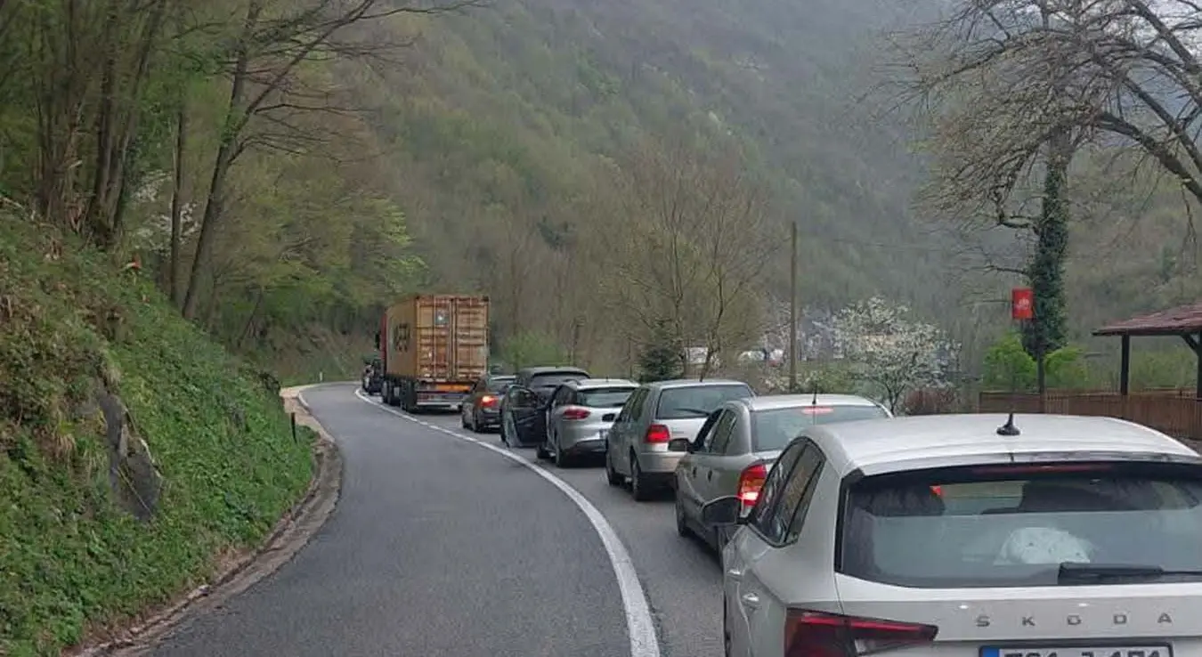 Колона возила