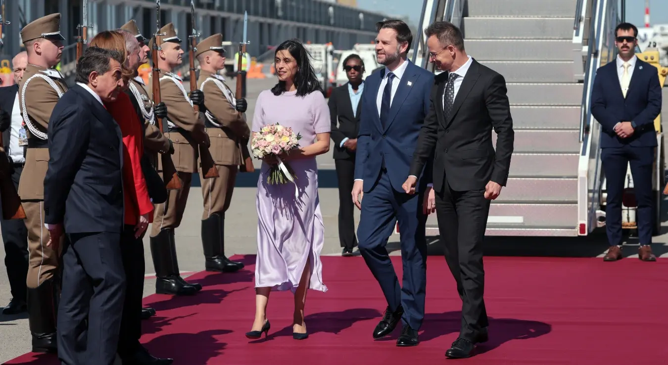 Венс и Сијарто у Будимпешти