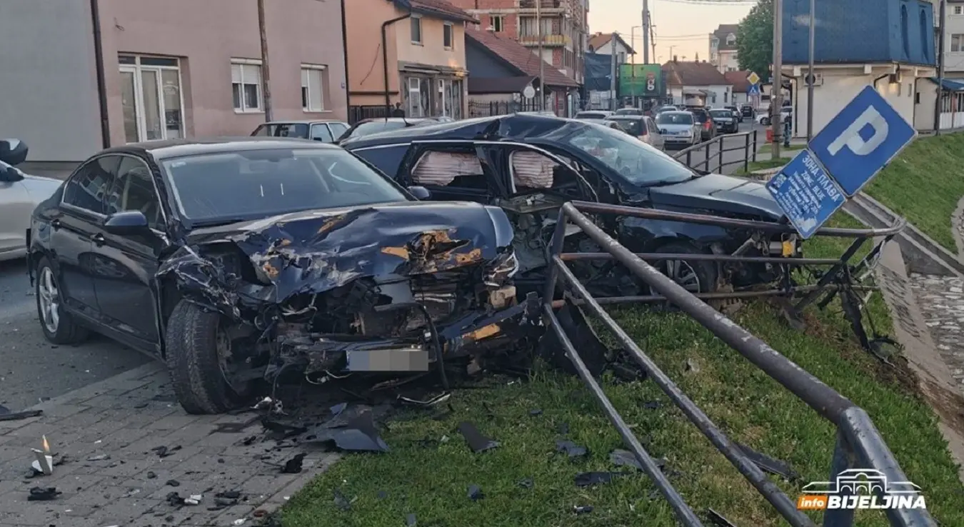 Фронтално слупан пасат осам у Бијељини након што га је пијани возач ударио на паркингу