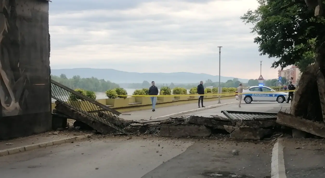 Умало трагедија: Право је чудо како нико није повријеђен у обрушавању дијела моста у Градишци