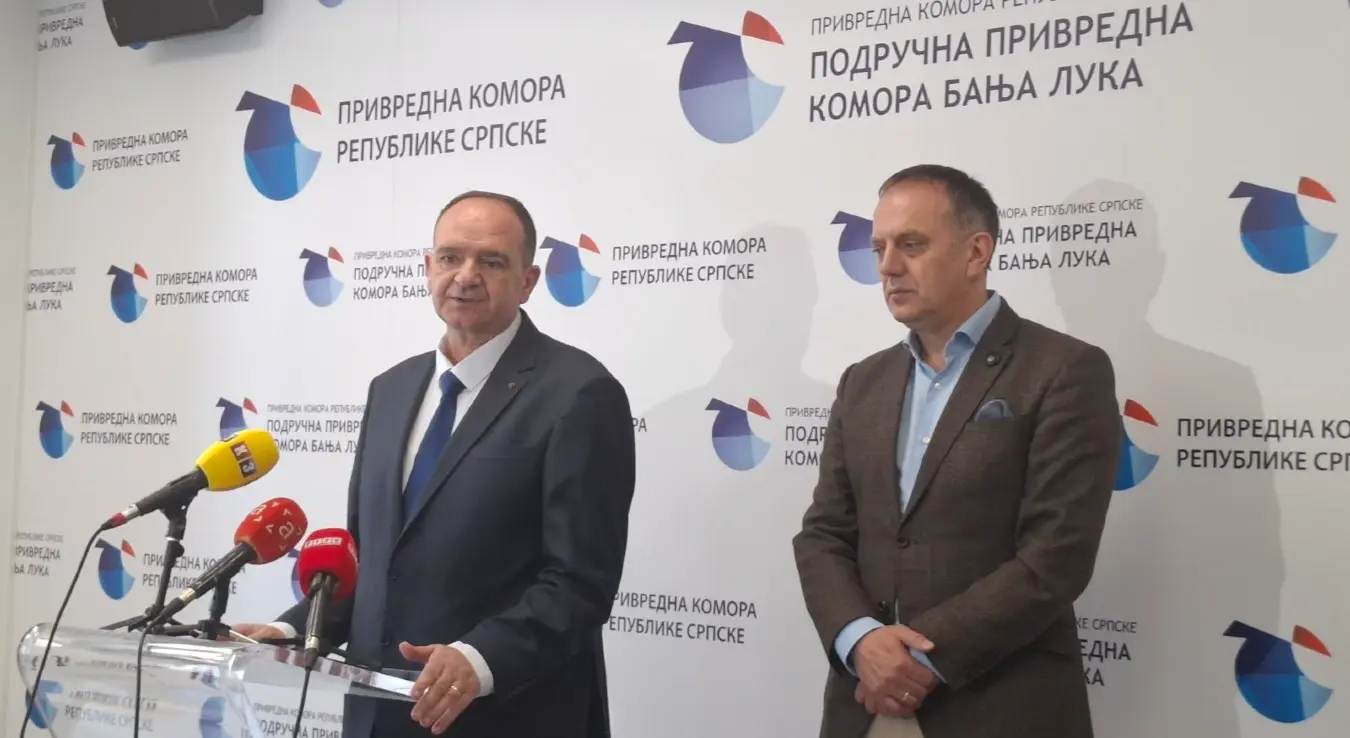 Представници Привредне коморе Републике Српске, позвали су члана УО УИО БиХ из Федерације БиХ Зијада Крњића и Владу БиХ да покаже одговорност према привреди и грађанима и хитно подржи доношење неопходних одлука како би се нови гранични прелаз у Градишци отворио.