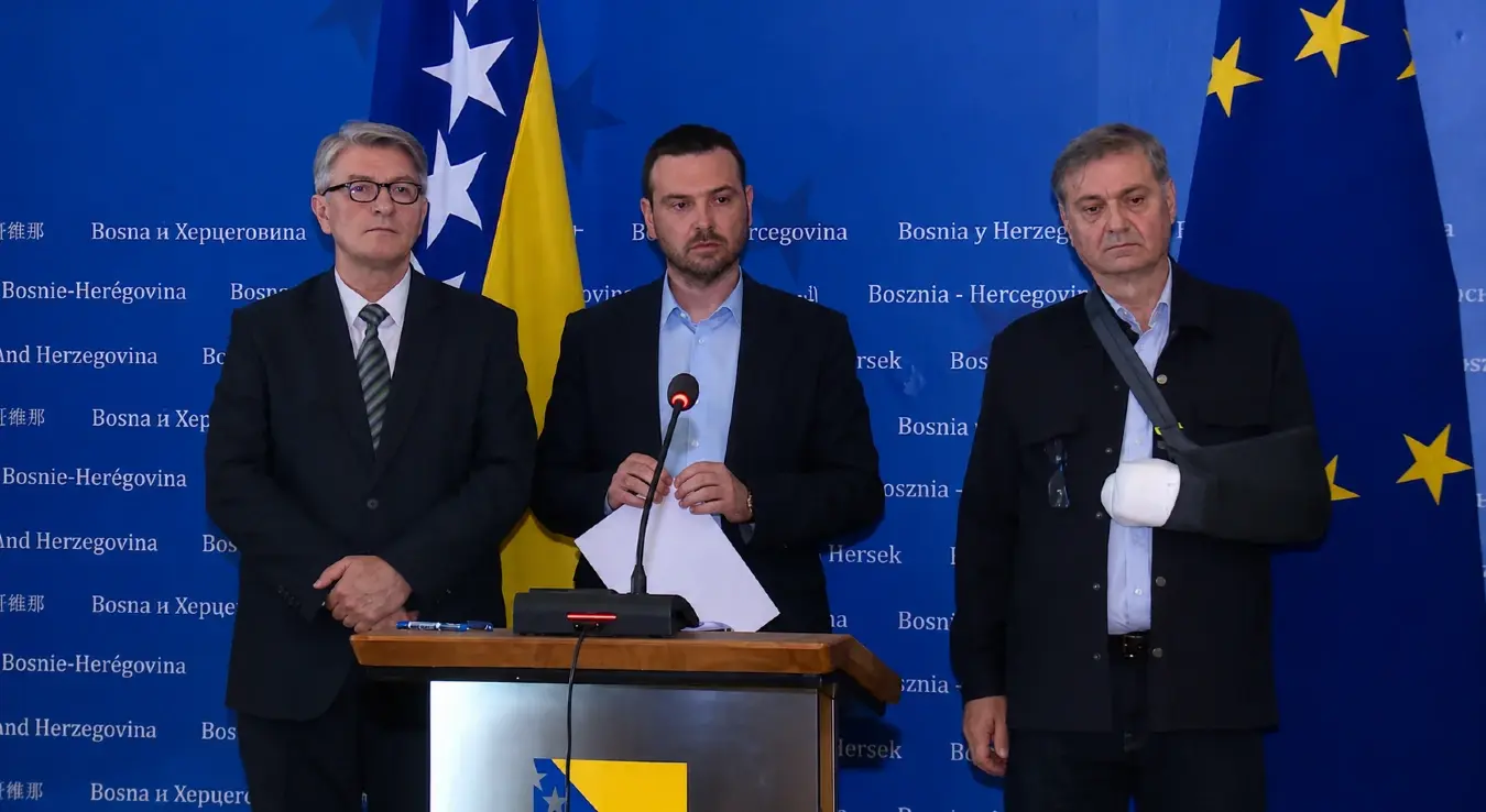 Нико не брани окупацију као Бошњаци у БиХ