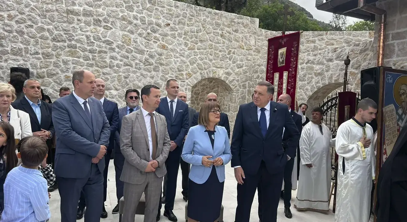 Литургија у Мркоњићима Додик