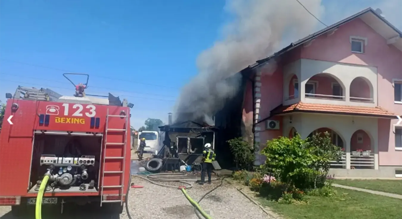 Пожар у Бијељини, ватрогасци на терену
