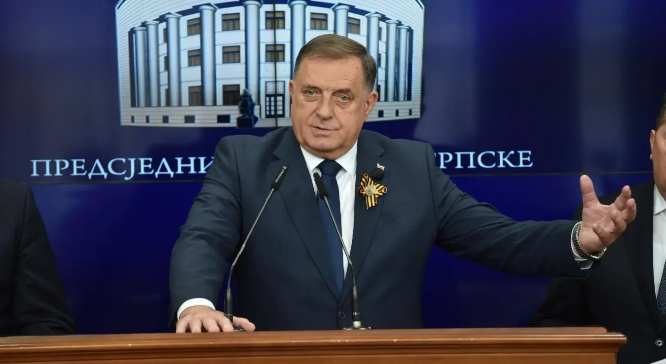 Предсједник СНСД-а Милорад Додик на конференцији за медије у бањалуци.