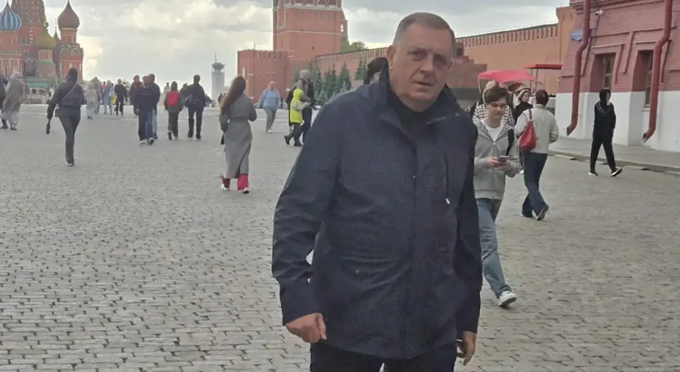 Лидер СНСД-а Милорад Додик допутовао је у Москву гдје ће учествовати на Међународном форуму о безбједности.