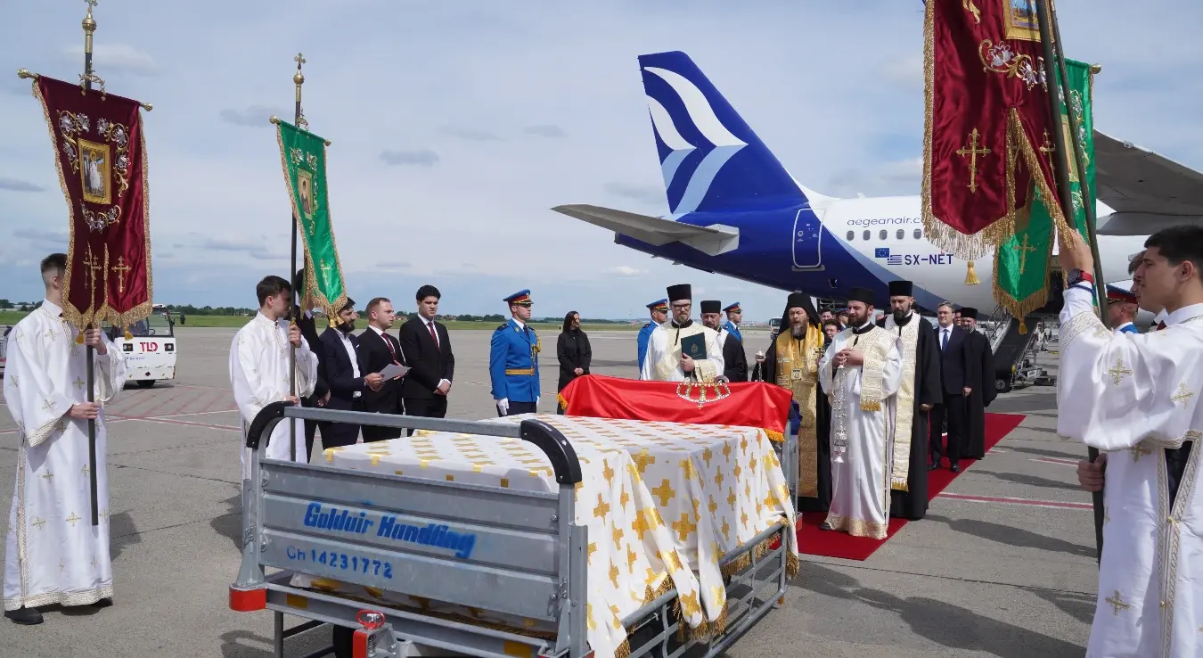 Највеће српске светиње са Свете Горе стигле у Београд