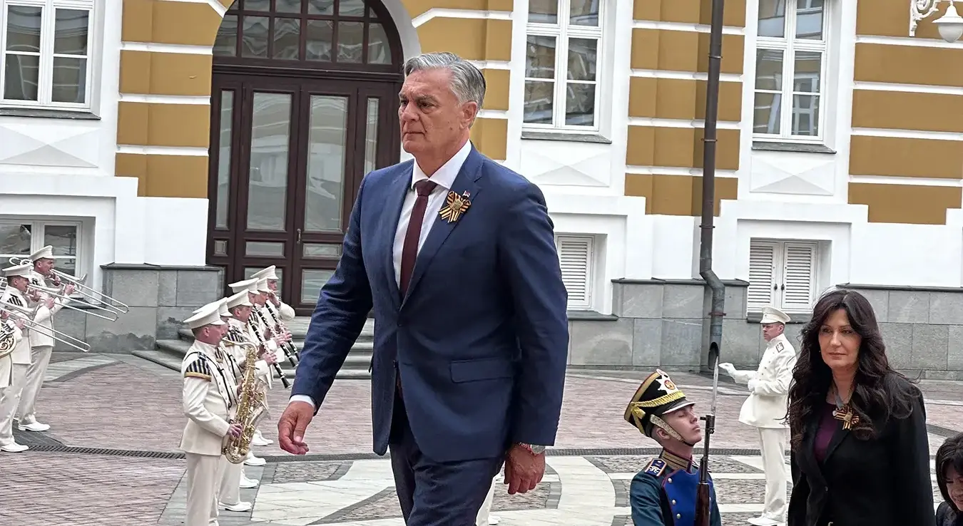 Предсједник Републике Српске Синиша Каран био је јутрос први страни званичник на поздраву у Кремљу код предсједника Руске Федерације Владимира Путина.