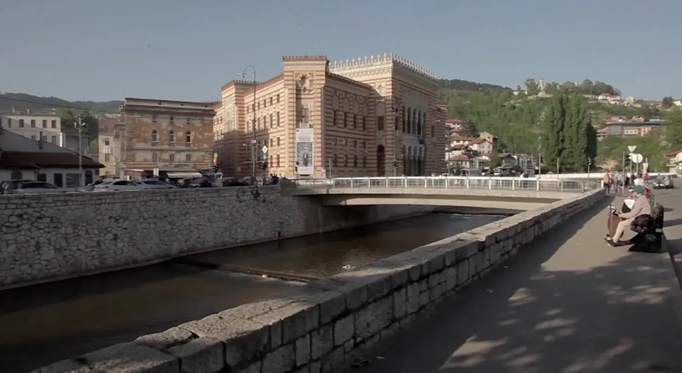 У Сарајеву прижељкују останак ОХР-а, из Српске позивају на јединство на нивоу БиХ