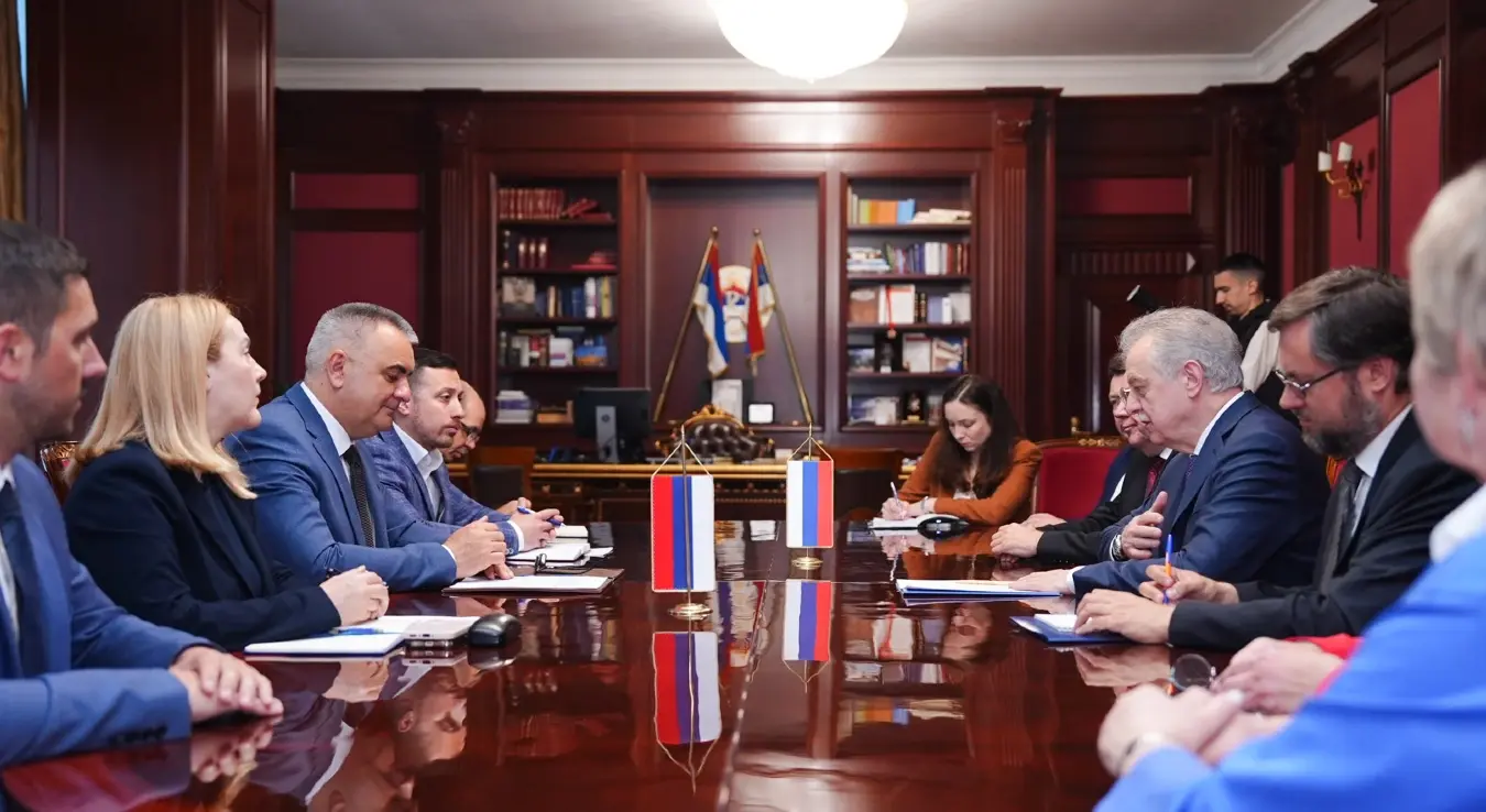 Премијер Владе Републике Српске Саво Минић са делегацијом Санкт Петербурга у Бањалуци.