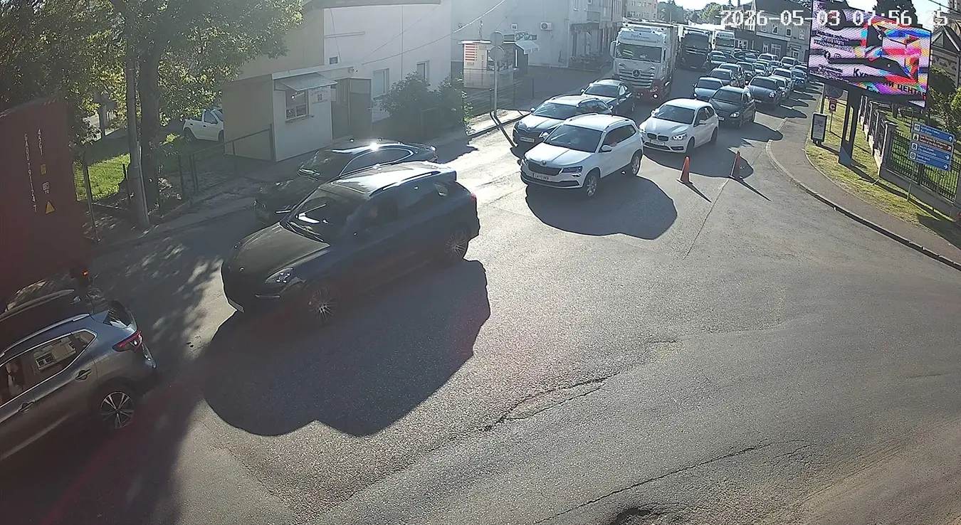 Опет дуга чекања у колонама: Велике гужве на излазима из БиХ