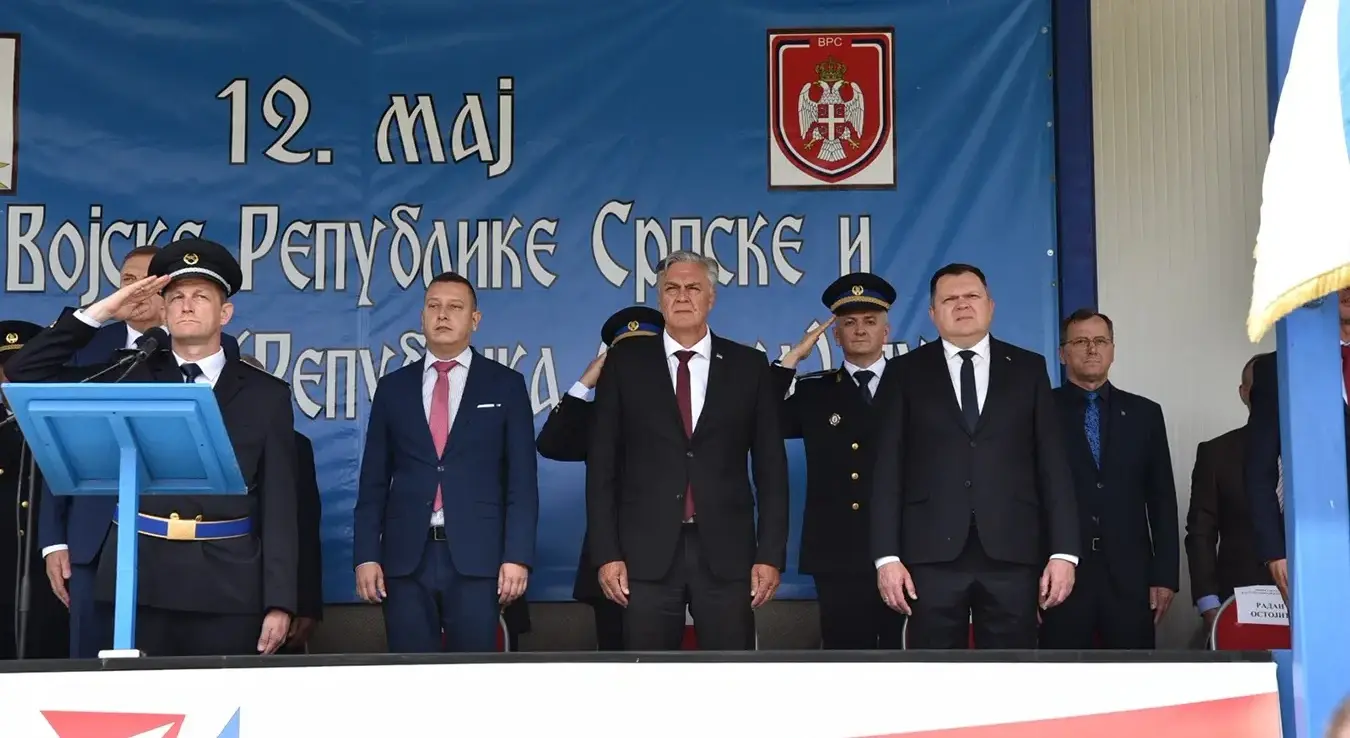 Предсједник Републике Српске Синиша Каран на свечаности у касарни "Козара" у Бањалуци