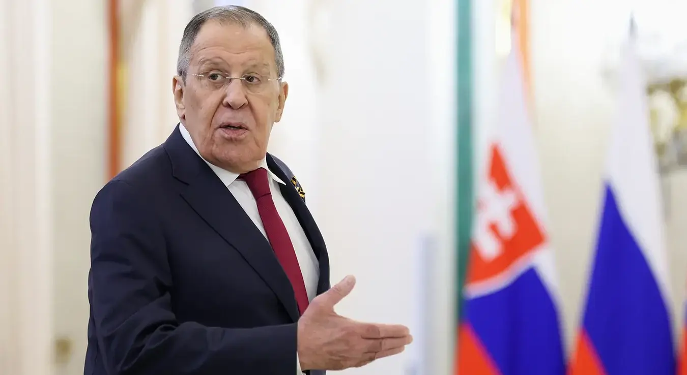 Руски министар спољних послова Сергеј Лавров присуствује састанку руског председника Владимира Путина и словачког премијера Роберта Фица у Великом Кремљском дворцу у Москви, у суботу, 9. маја 2026. године, током прославе 81. годишњице побједе Совјетског Савеза над нацистичком Немачком у Другом свјетском рату.