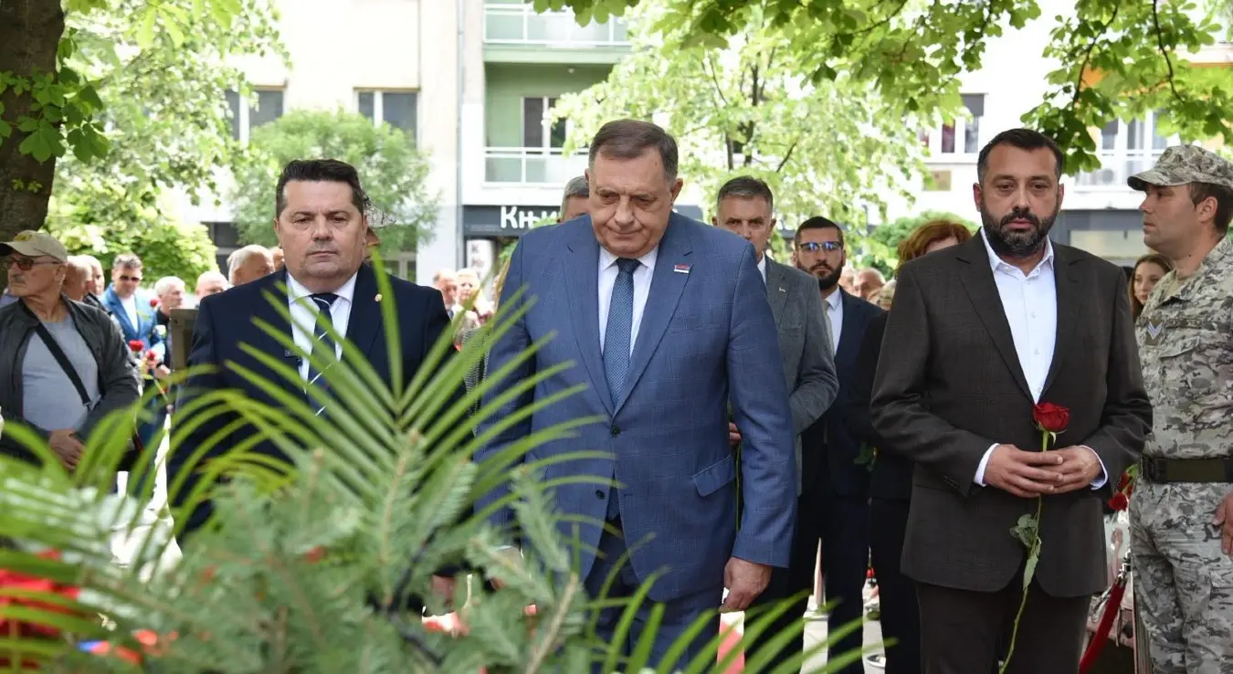 Додик, Стевандић полагање вијенаца