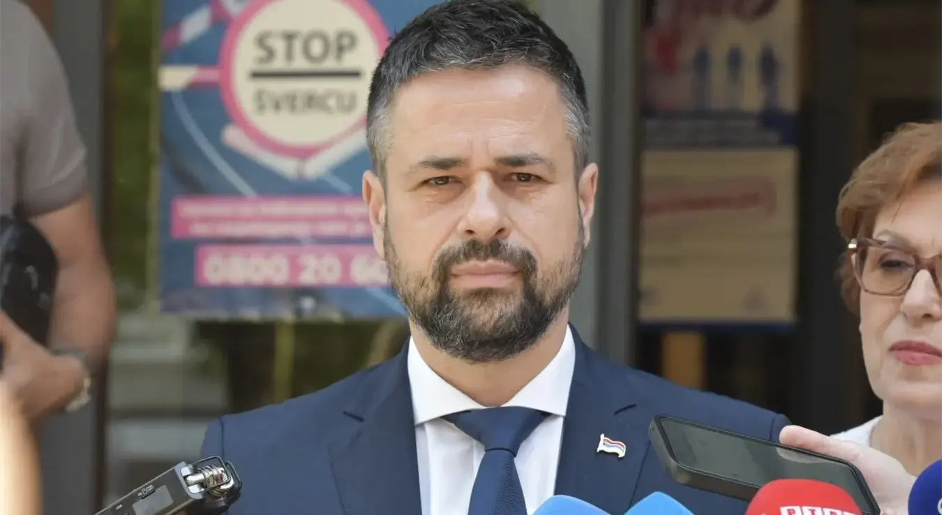Предсједавајући Управног одбора УИО БиХ Срђан Амиџић на конференцији за медије у Бањалуци.