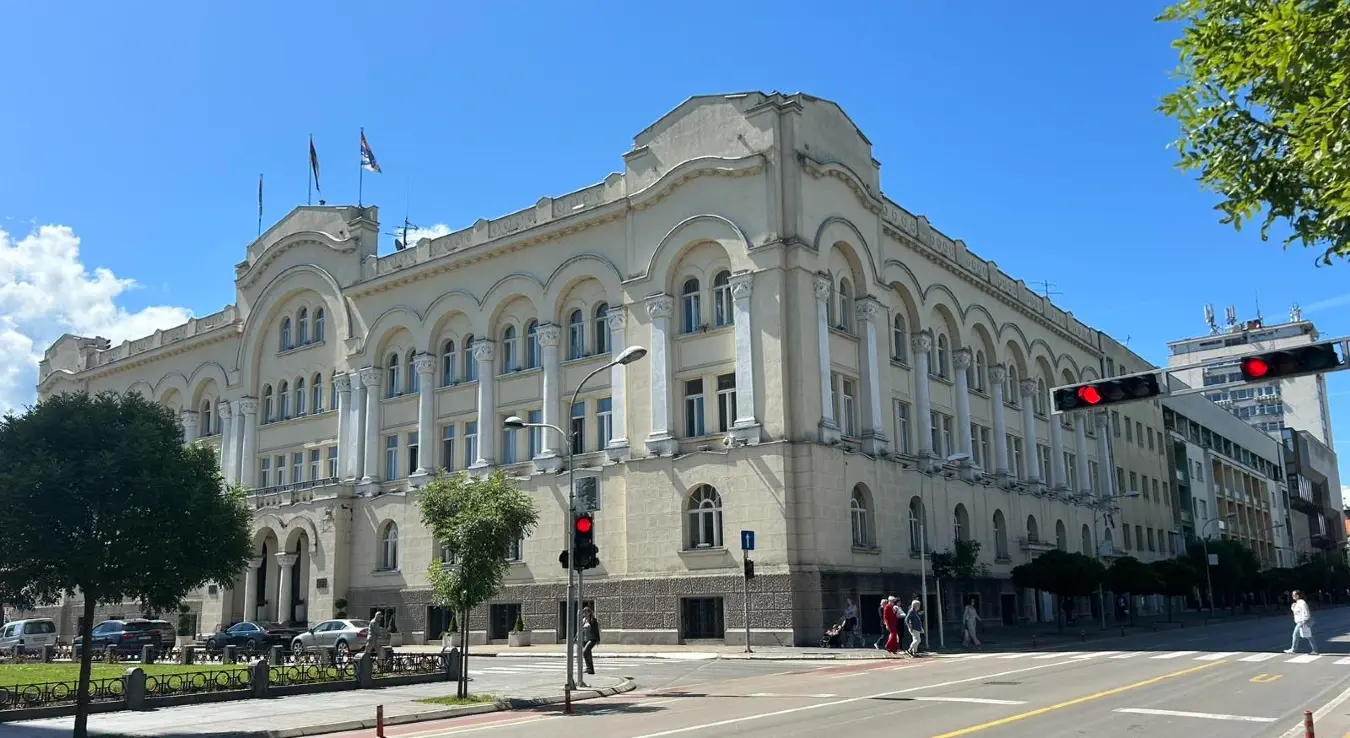 Градска управа Бањалука је извршни орган Града Бањалука који спроводи одлуке Скупштине града и обавља послове од значаја за функционисање локалне заједнице. Надлежна је за области попут урбанизма, комуналних послова, образовања, социјалне заштите, културе, спорта и локалног економског развоја.