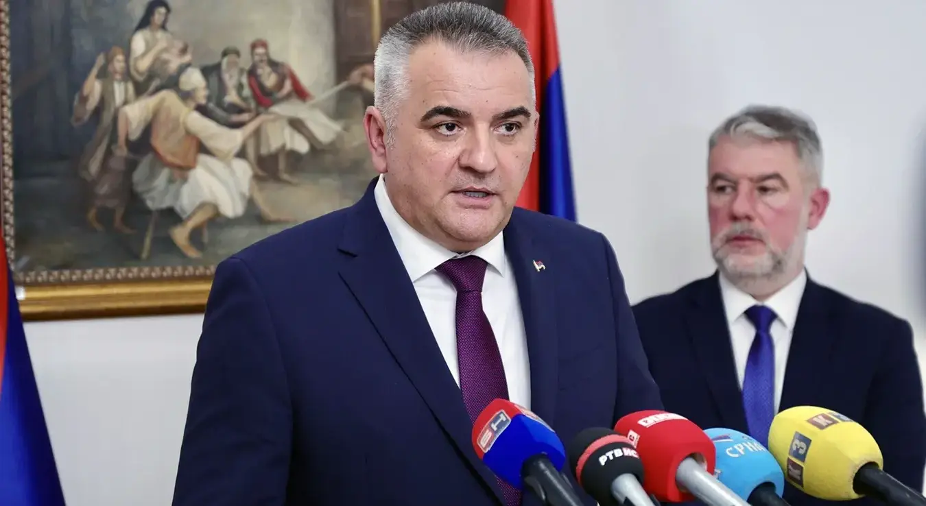 Саво Минић на конференцији за новинаре након сједнице Владе у Палама