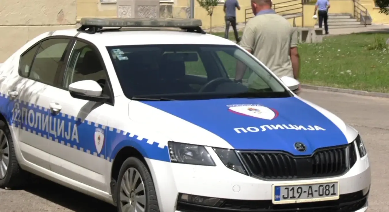 Полицијско возило паркирано у Требињу