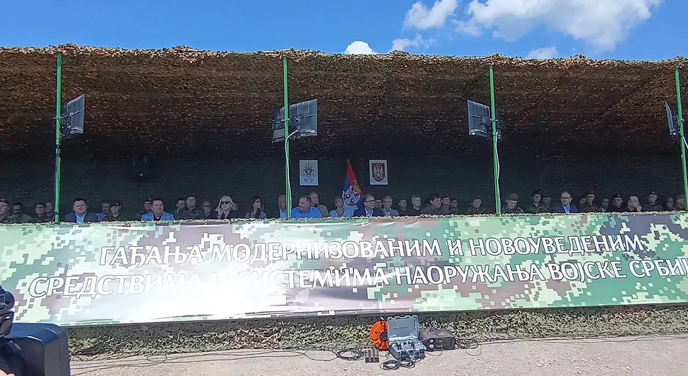 На Пасуљанским ливадама гађање из ратне технике, присуствујu званичници Српске